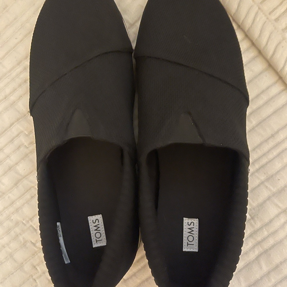 Toms Women's Black Slip-On Sneakers - Picture 6 of 8